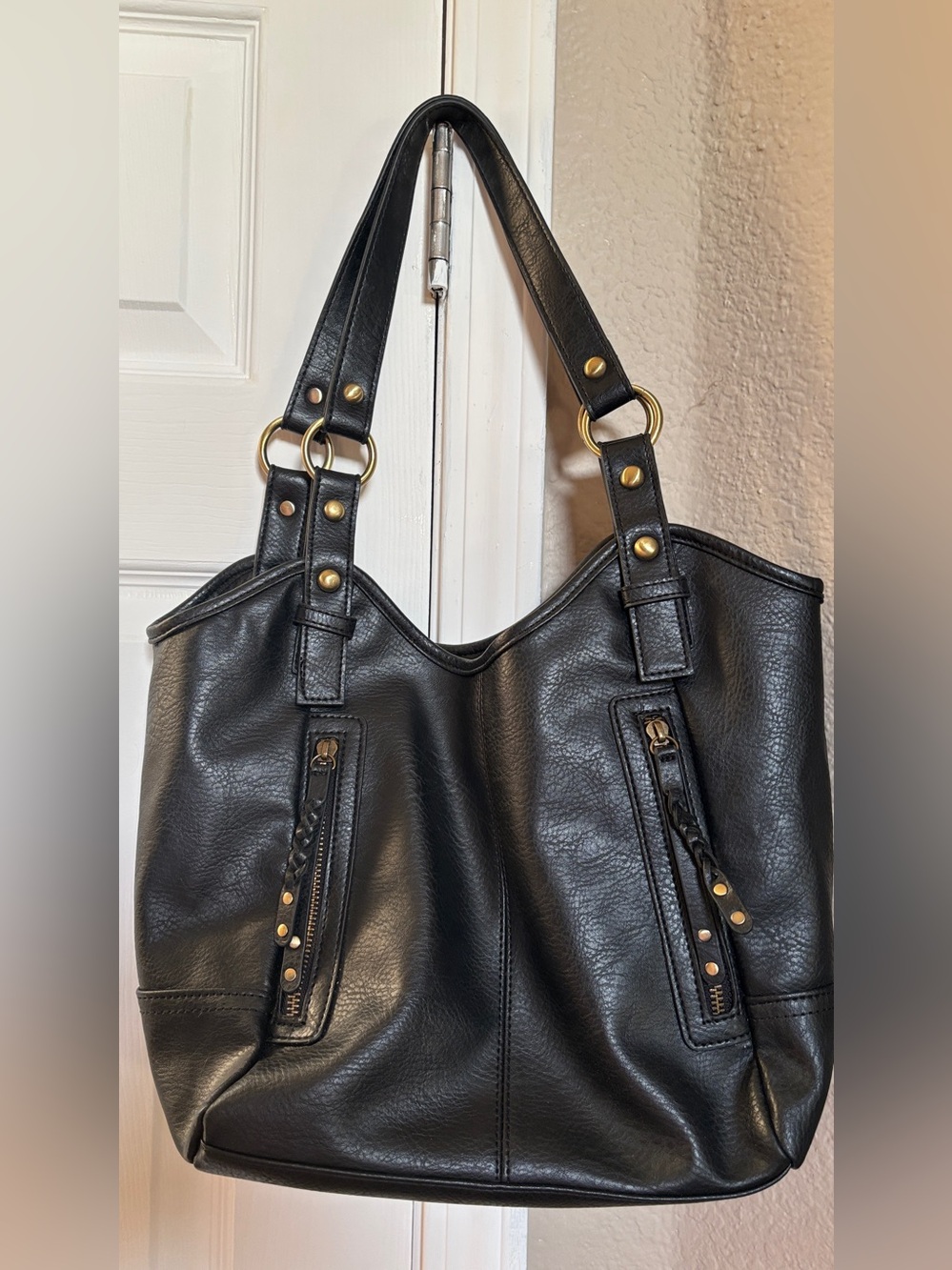 Bueno Black Shoulder Bag Gold Hardware Zip Pocket Tote